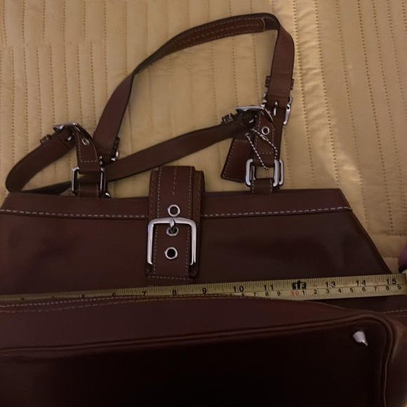 ⬇️⬇️PRICE DROP ⬇️⬇️ Coach all leather satchel. - Picture 6 of 12